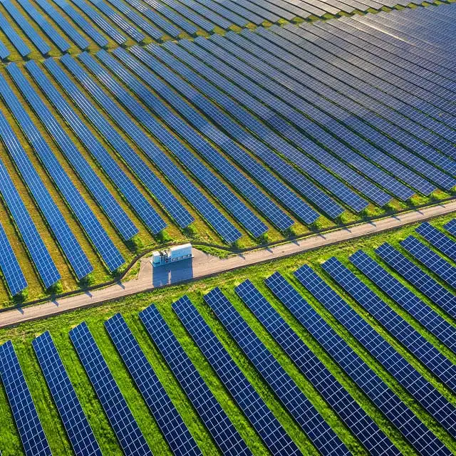 effective-solar-panel-lightning-protection-of-large-pv-farms