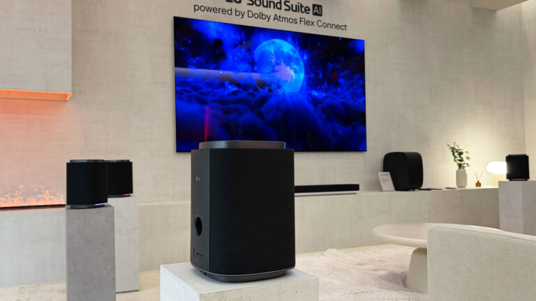LG演示Dolby Atmos FlexConnect技术，适用于各种大小的房间和设备。