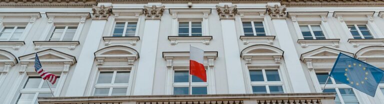 Senat politycy debatuje nad rygorystycznymi regulami giełdy kryptowalut, uwzględniając ryzyko i korzyści.