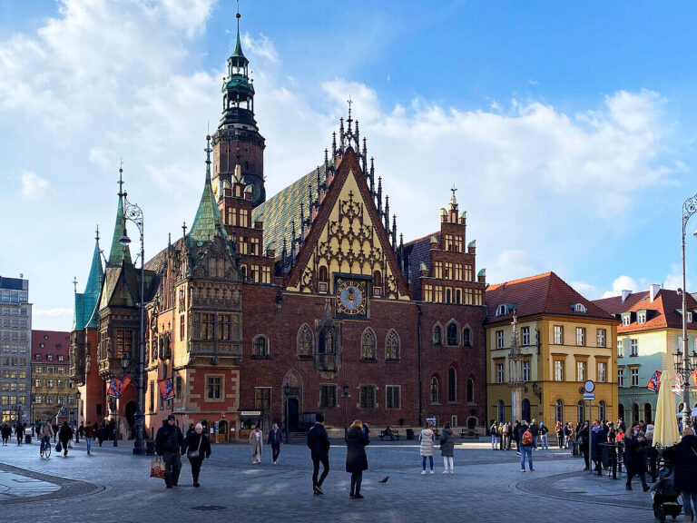 Sztuczna inteligencja w Urzędu Miasta w Brzegu: optymalizacja procesów i wsparcie lokalnych firm