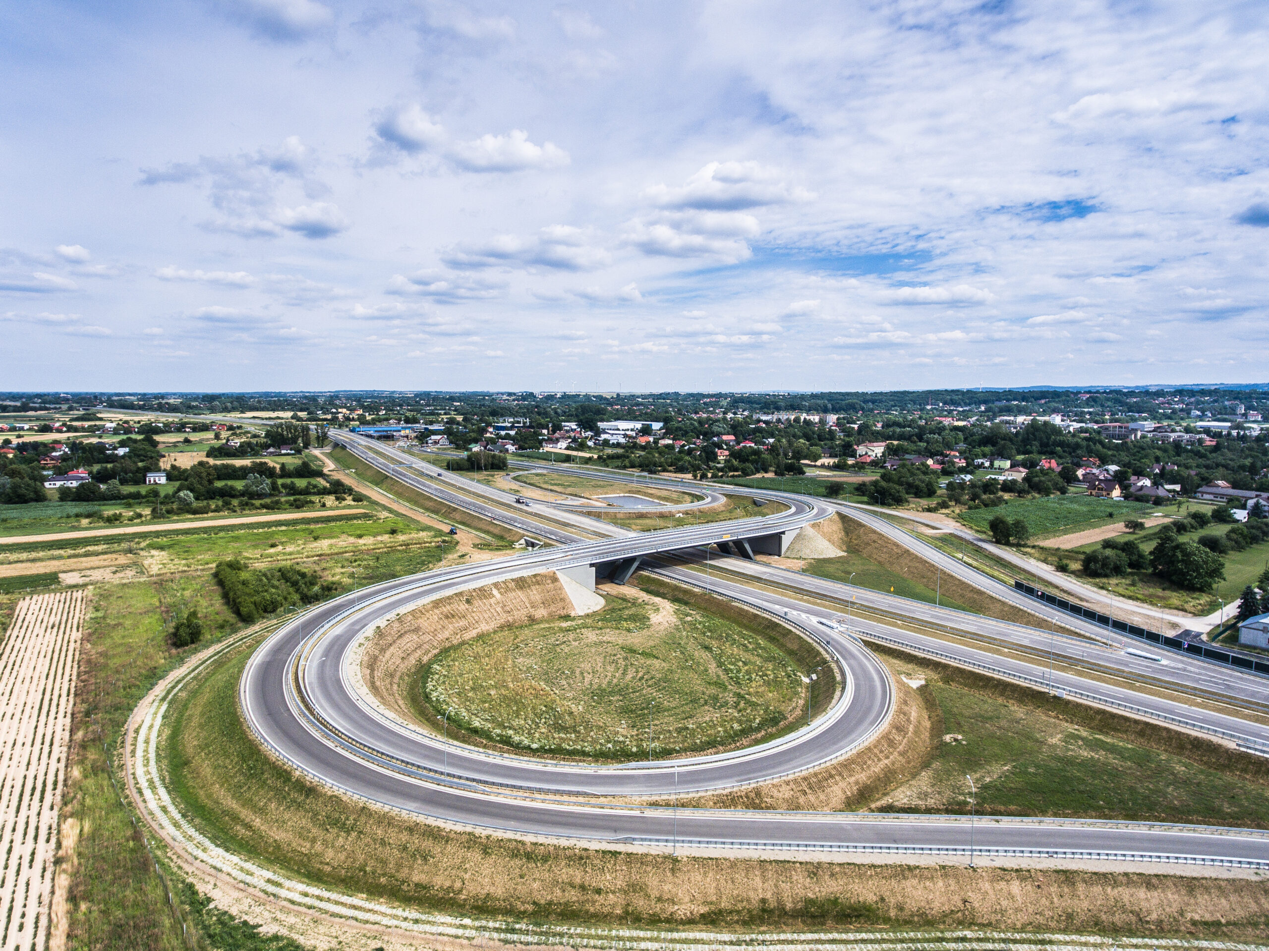 spadł element turbiny wiatrowej blokuje wjazd na a4 rzeszow bezpieczeństwo infrastruktury