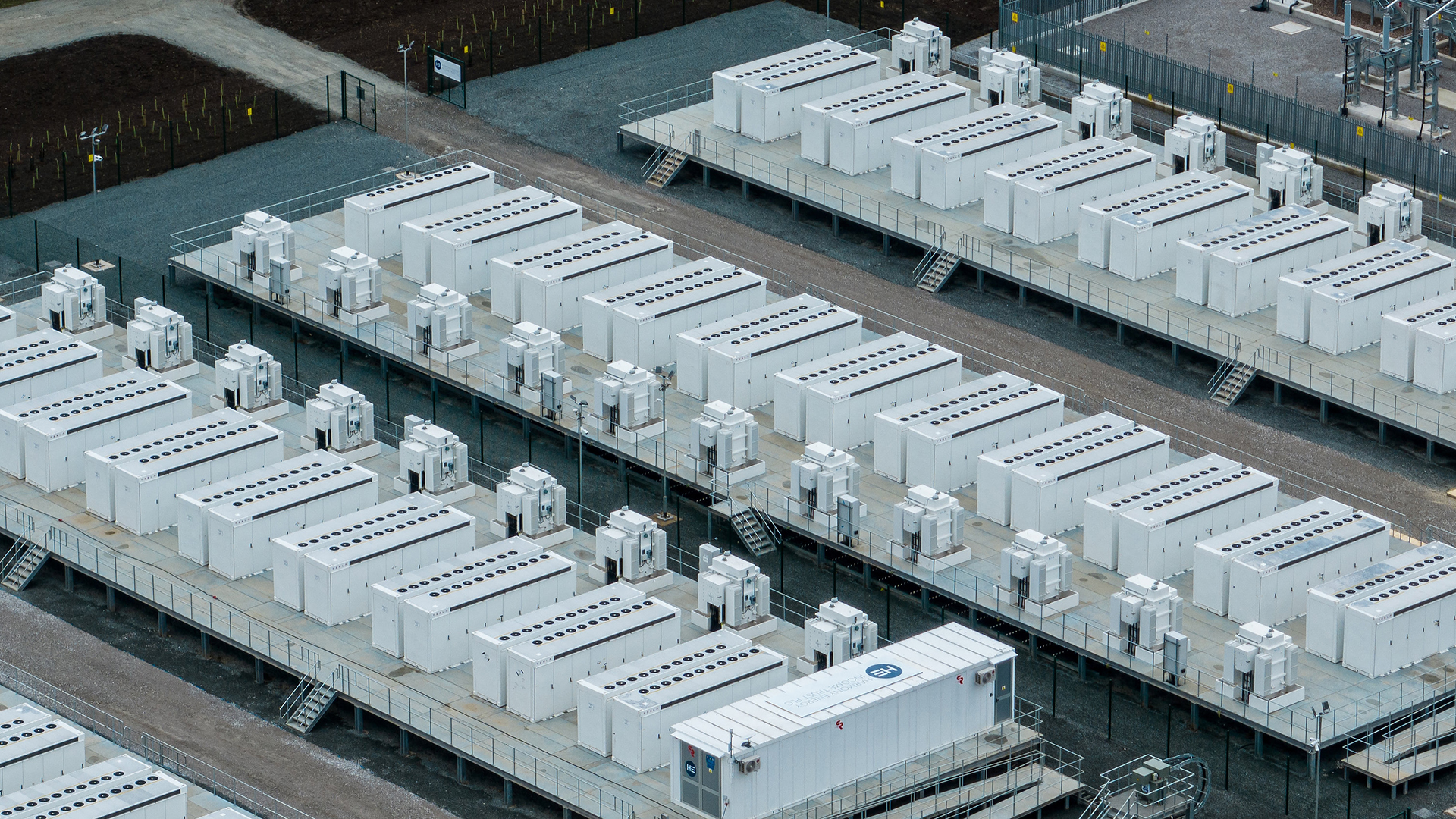 Gigantyczny magazyn energii zasila pół miliona domów, zwiększając stabilność sieci