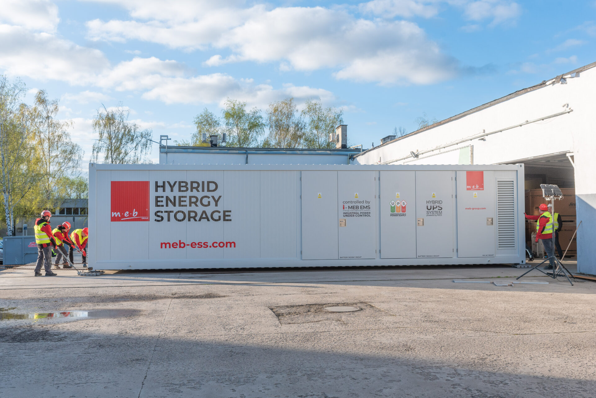 hybrydowy magazyn energii BESS TotalEnergies w Republice Południowej Afryki大力支持可再生能源发展的混合能源存储系统BESS TotalEnergies在南非的安装情况简述，调