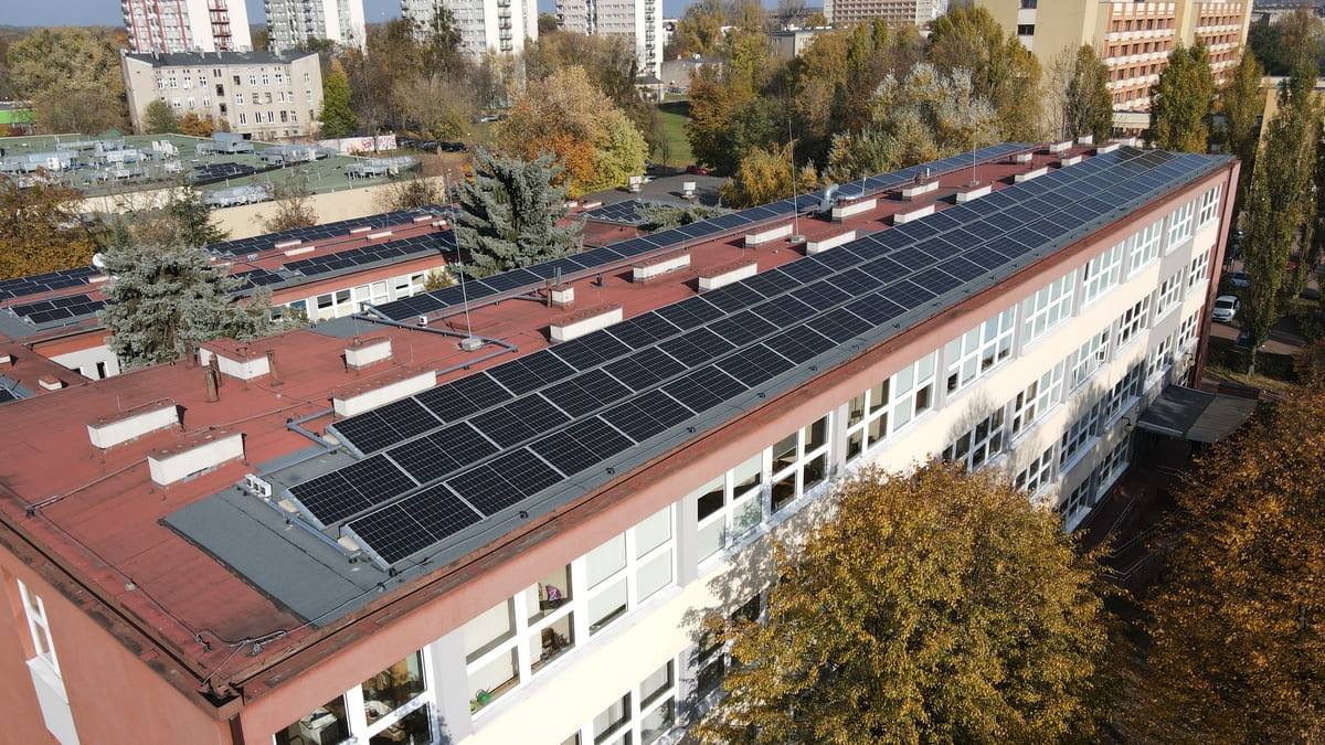 Łódź elektryczna z fotowoltaiką w Łomży.