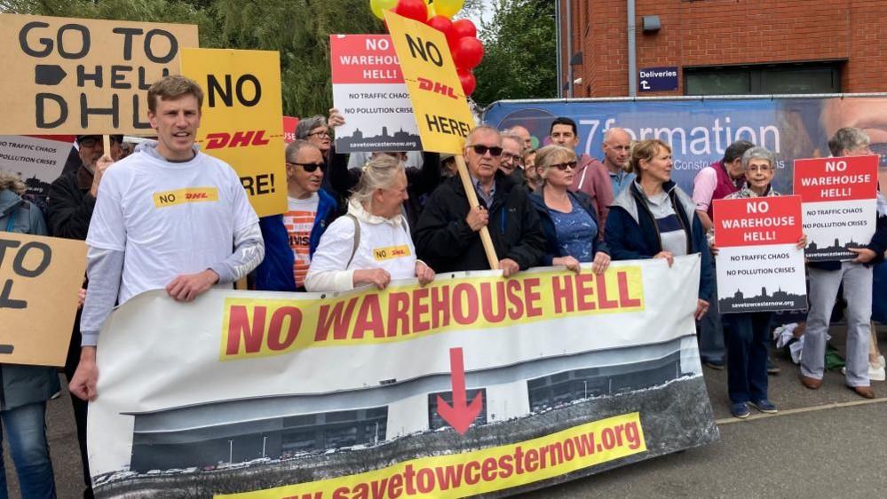 mieszkańcy zabełcza protestują przeciwko budowie magazynu energii ze względu na ryzyko