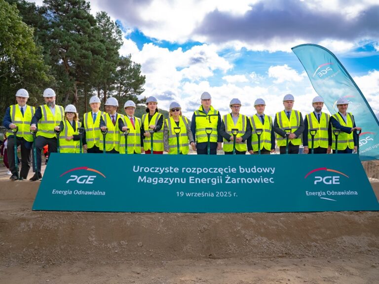 Transformacja polskiej energetyki od Żarnowca do nowoczesnych magazynów energii.